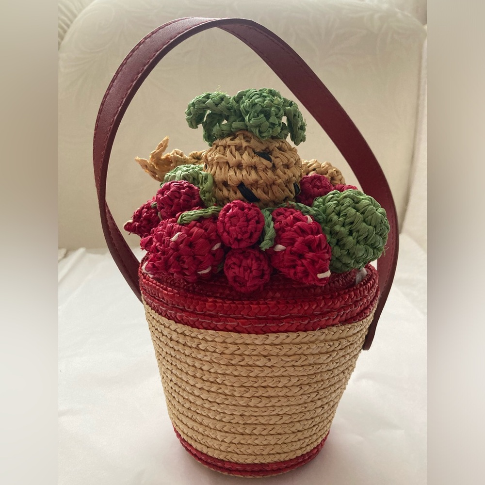 VTG Lulu Guinness Wheat Straw Fruit Bowl crocheted purse red leather strap